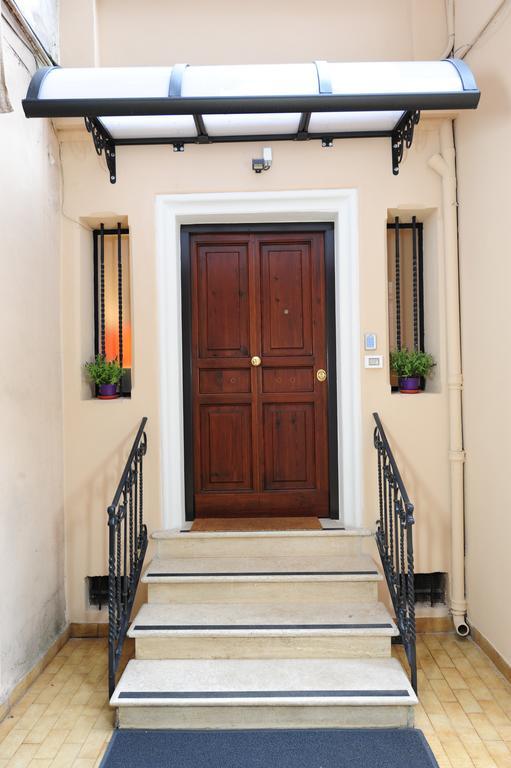 Fotofever Apt, Two Bedrooms With Air Conditioned In Elegant Shopping Area, Close To Vatican City โรม ภายนอก รูปภาพ